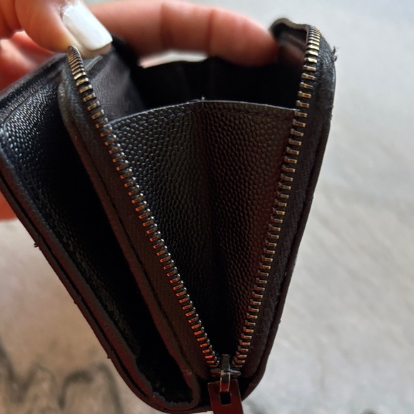 💥🔥YSL❤️❤️ Black Quilted Wallet - Picture 9 of 14